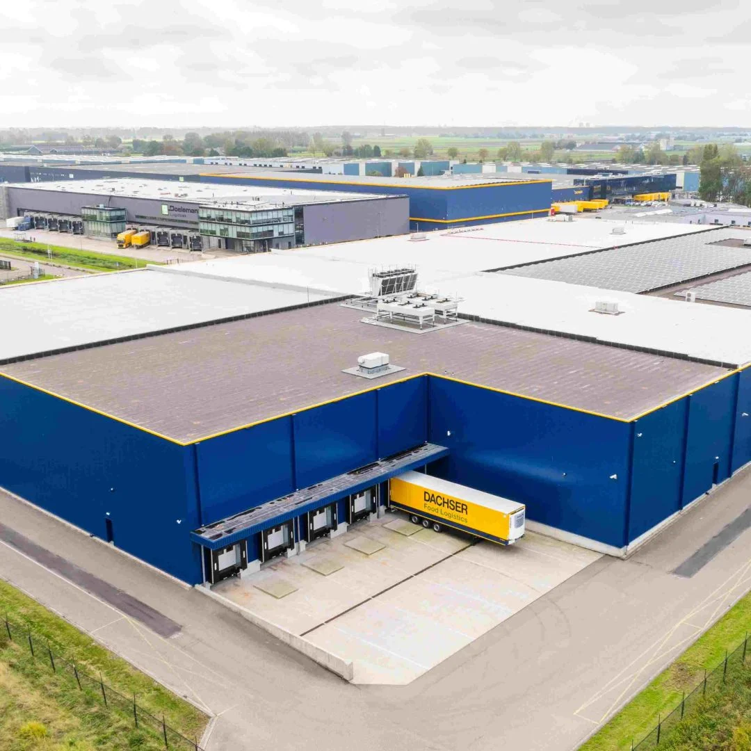 Ein Blick aus der Luft auf Teile des DACHSER Standorts Waddinxveen in den Niederlanden.