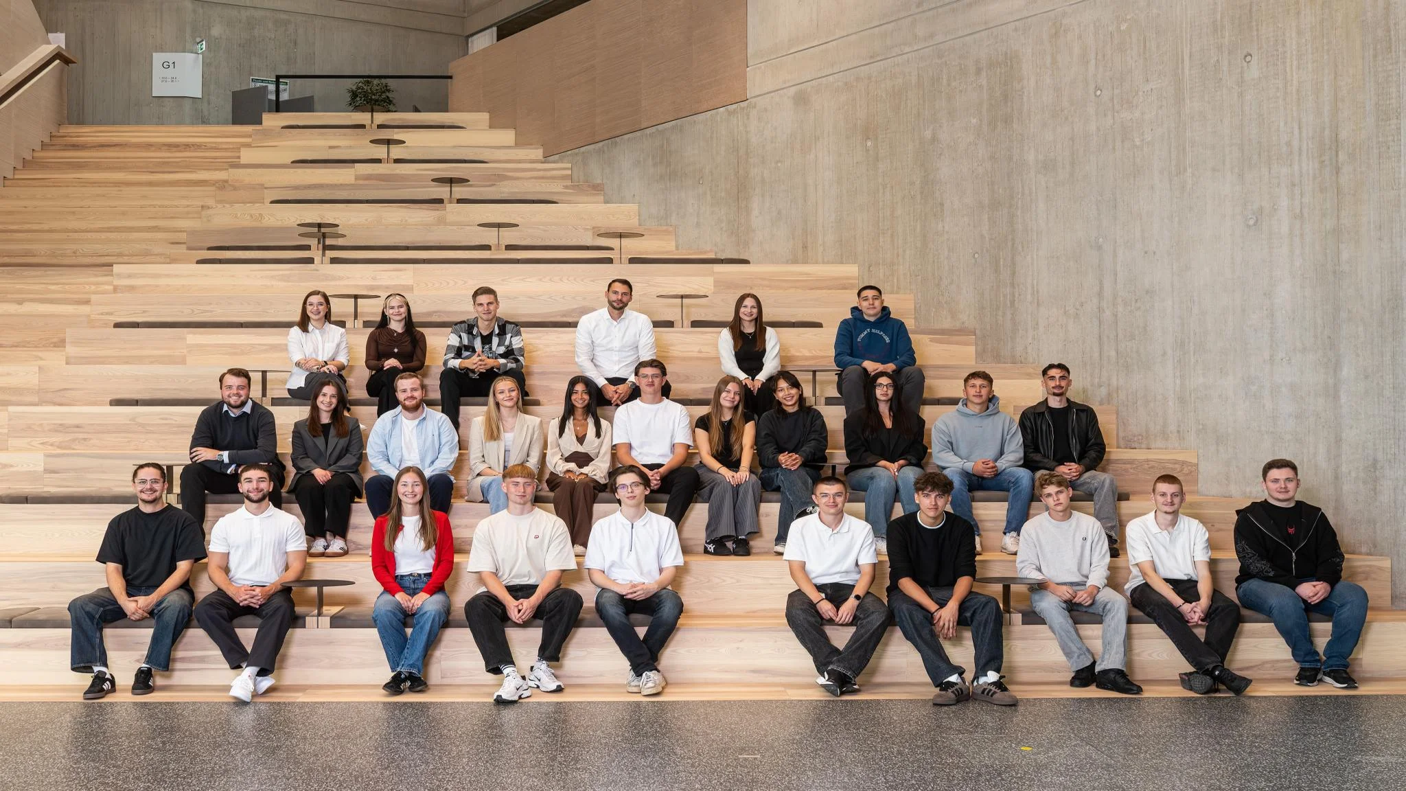 Ausbildungsjahrgang bei Dachser in Kempten 2025