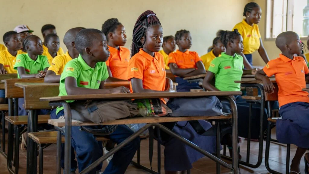 2025-10-30 Mozambique Klimaschutz terre des hommes-31 Kinder in Mosambik werden über Umwelt und Klima unterrichtet.